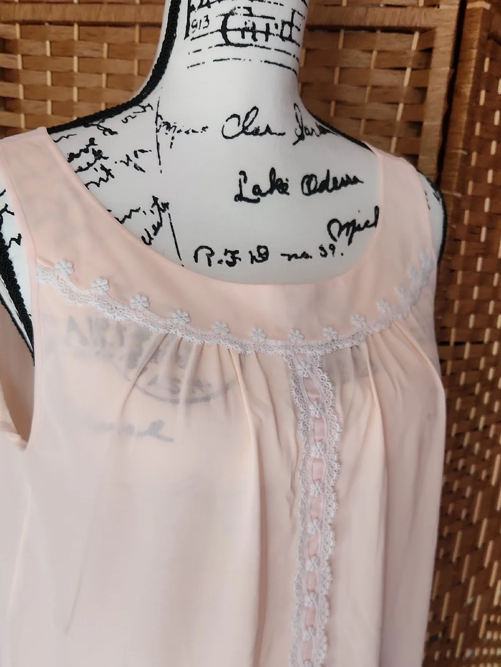 LORRAINE, Vintage Women's Soft Pink, Lace, Embroided Slip And Nightgown Set Sz M